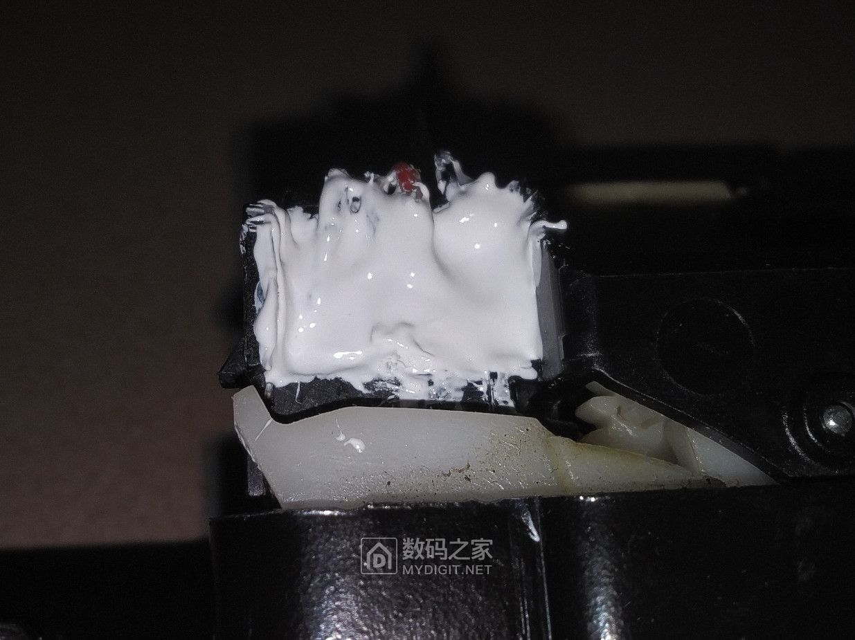 福特嘉年华后备箱锁打不开,福特嘉年华两厢后备箱锁应急开关