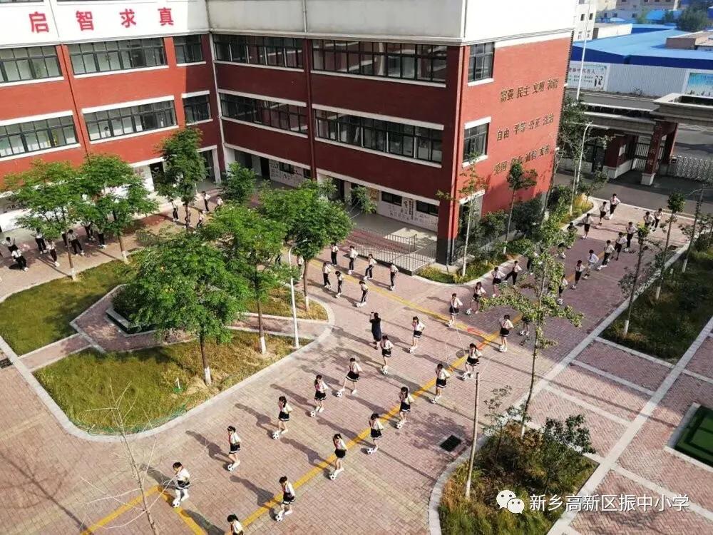 小学校园足球比赛精彩瞬间七人制,新区第五届中小学校园足球比赛