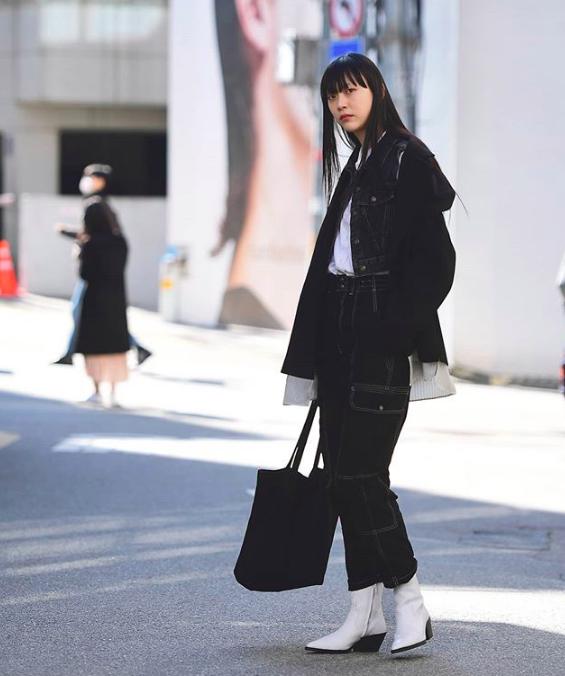 韩国街拍小姐姐穿牛仔外套,韩国时尚穿搭小姐姐上衣裤子