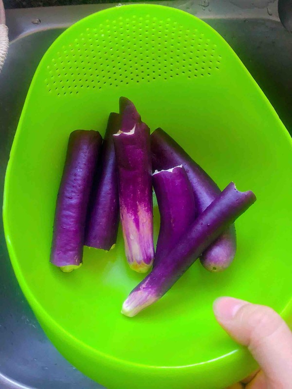 茄子怎么做老人最喜欢吃 (怎样做茄子老人喜欢吃)