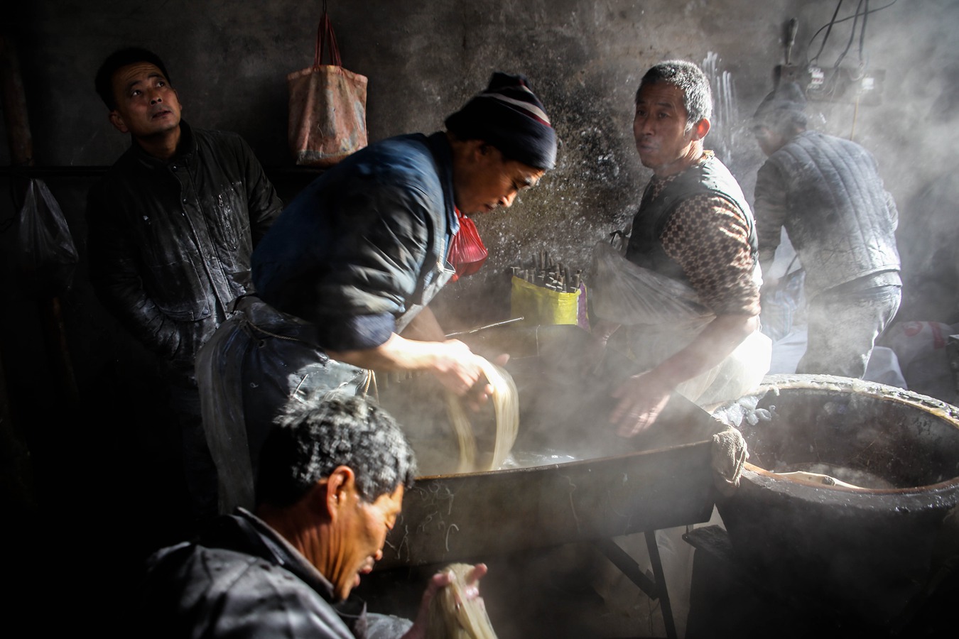 即将消失的美食味道,纯人工红薯粉条制作工艺