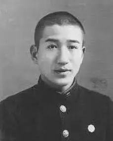 “生而为人，我很抱歉”，太宰治的一生，乃至今日，仍颇受争议