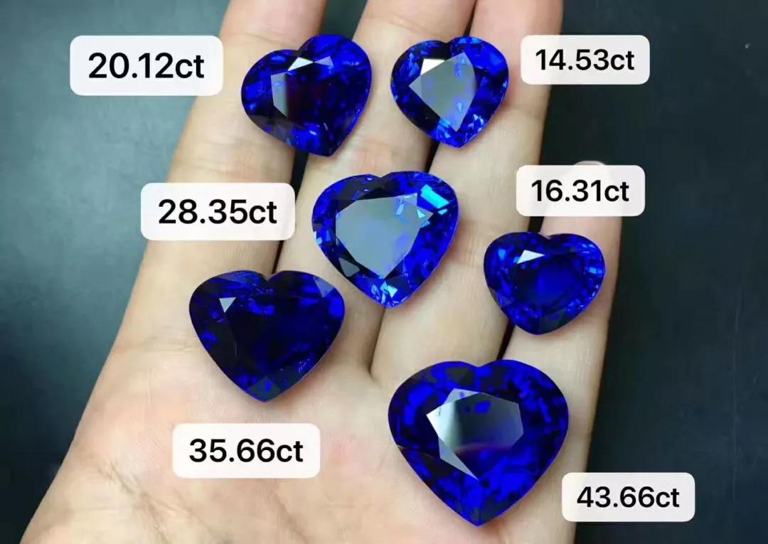 老人意外发现价值160万石头,男人发现一块巨石值10亿