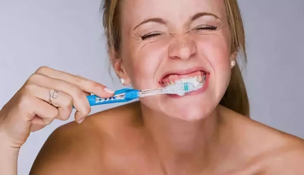 电动牙刷洁面美容三合一,电动牙刷洗脸仪二合一坏处