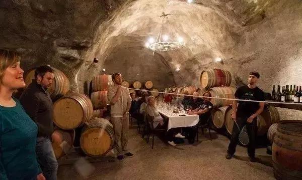 有着绝美迷人的“容颜”，却充满让*欲人**罢不能的速度野性与激情