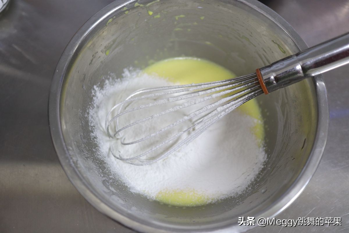 肉松蛋糕卷控出油,肉松蛋糕卷香甜咸香松软馋哭了