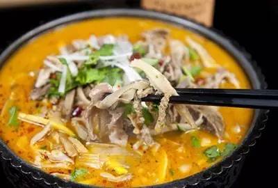 天津好吃的美食一条街晚上,天津中山路美食街