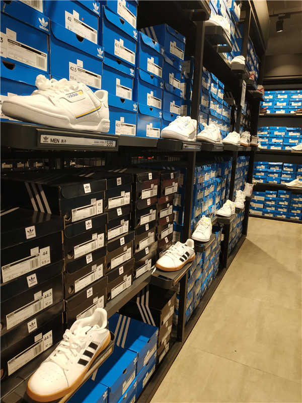 耐克阿迪折扣店的鞋怎么样,阿迪耐克折扣鞋专卖店