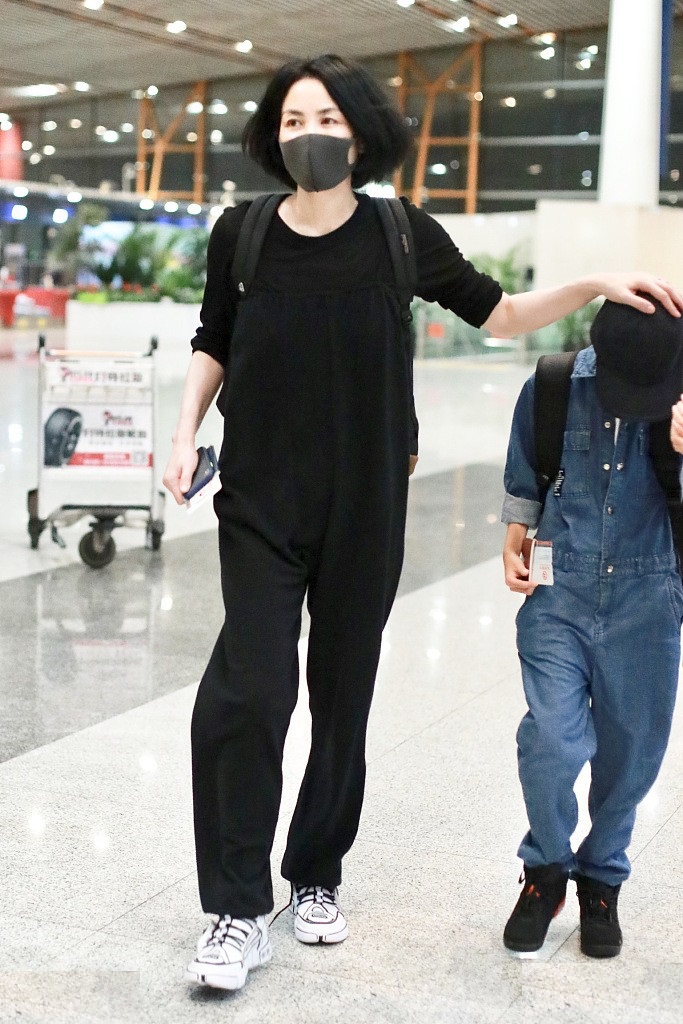 王菲跟谢霆锋最近一起的照片,王菲会不会跟谢霆锋结婚