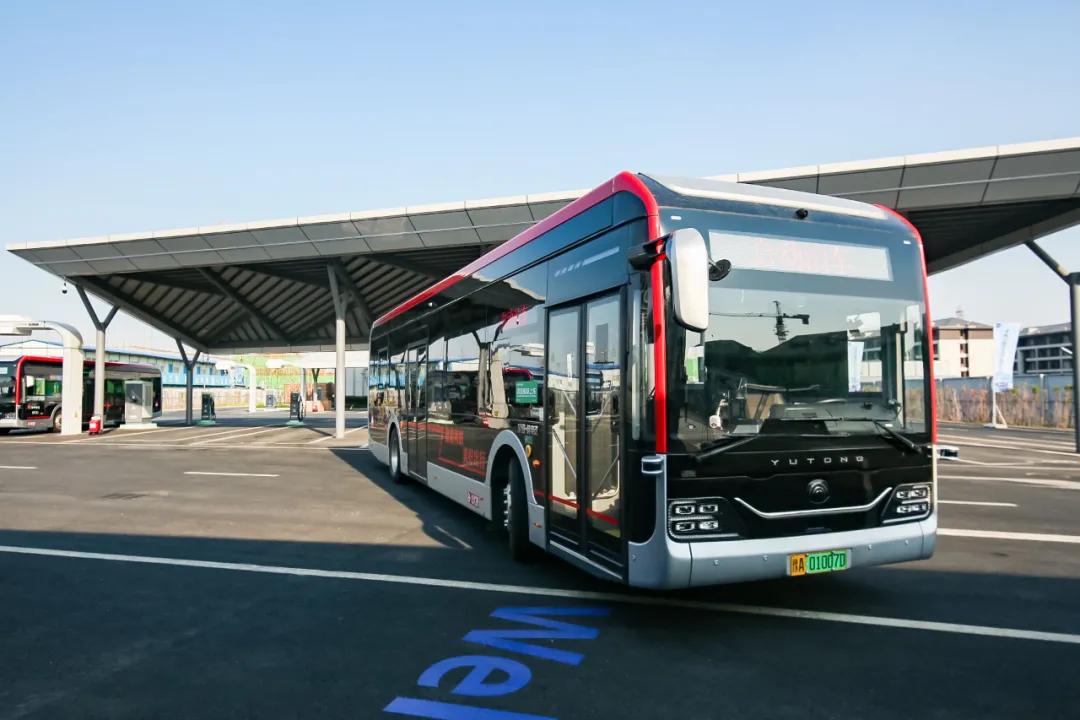 宇通5g智能无人公交巴士,宇通智能无人驾驶公交车投入市场