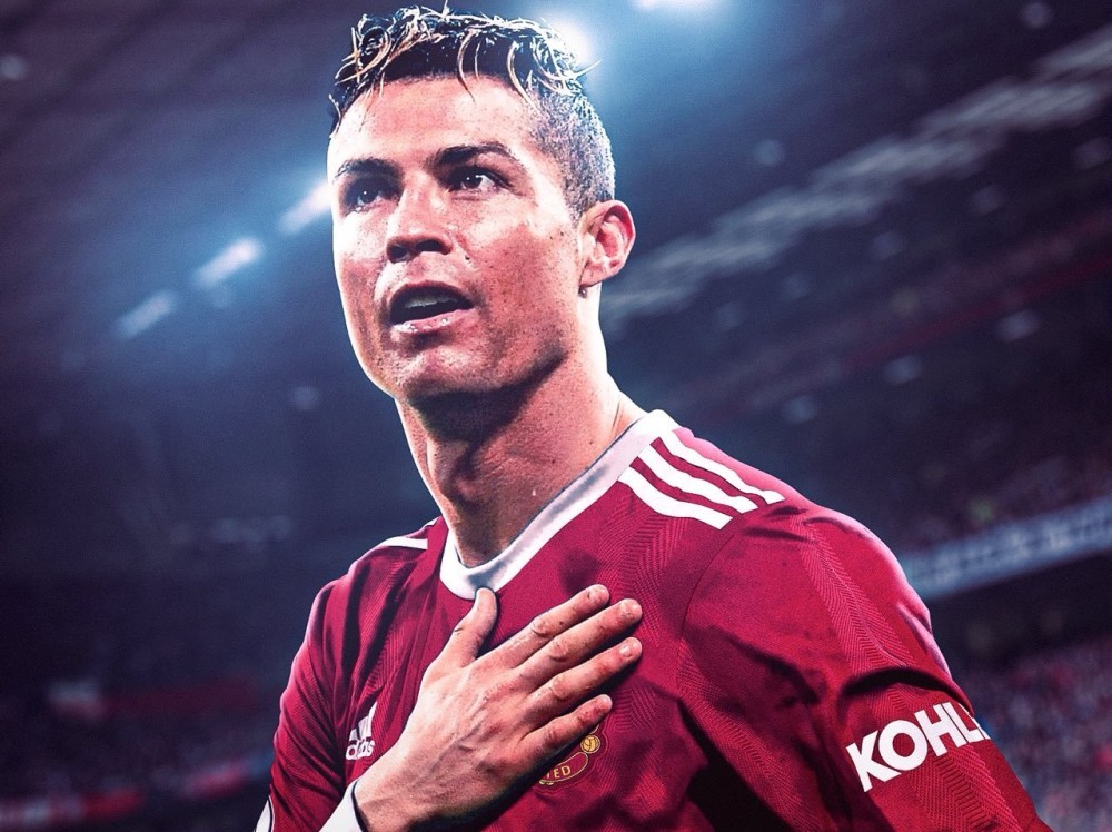 C罗回归竟是双刃剑！7号球衣成曼联摇钱树，红魔太子迎接新挑战