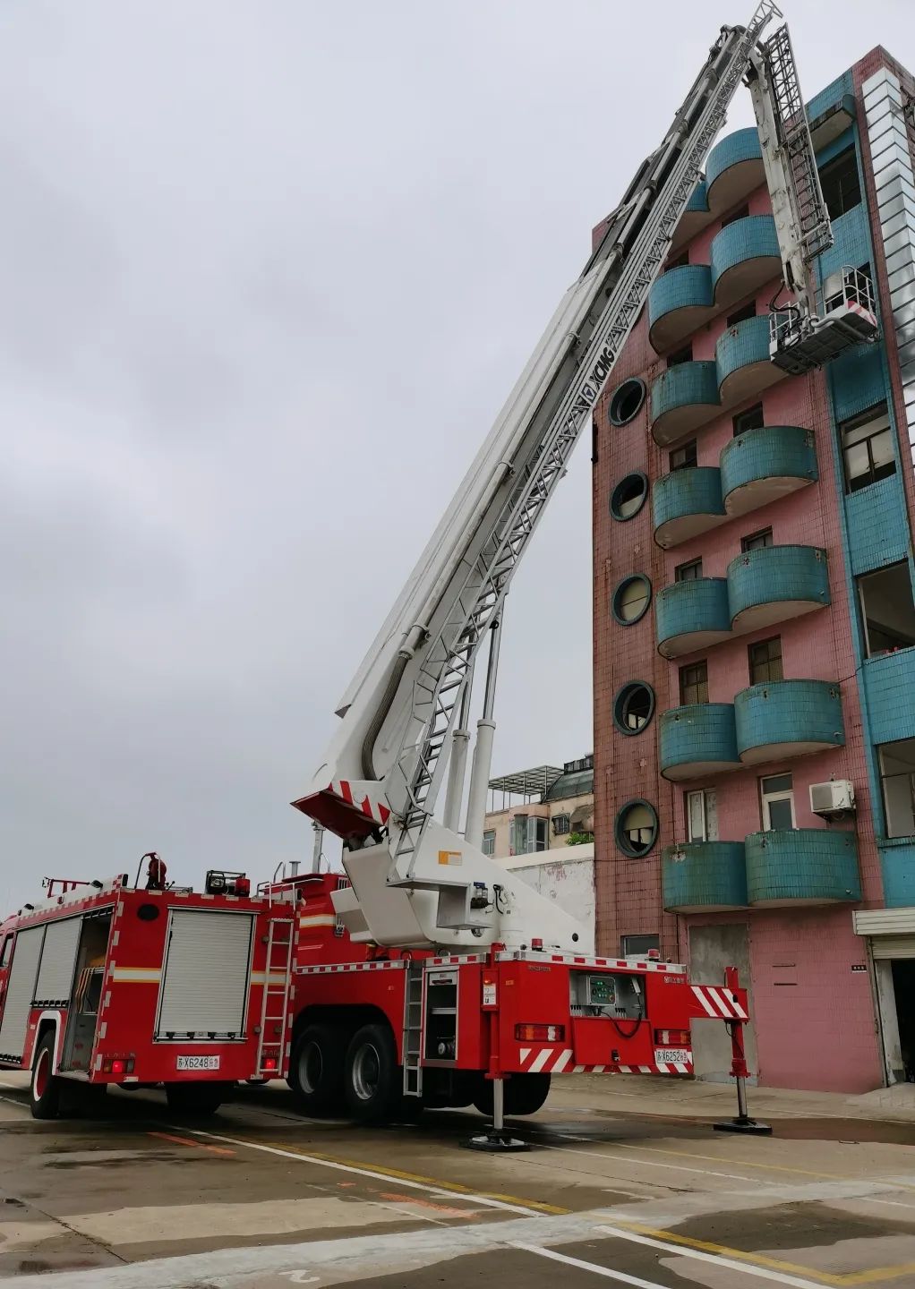 紧扣实战夯基础，苦练本领促提升--徐州市消防救援支队举高消防车驾驶员培训纪实