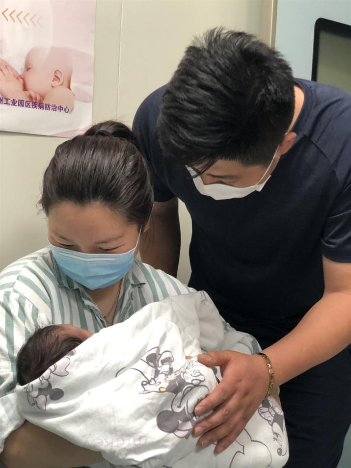 120远程指导爸爸接生女儿,120指挥宝妈急救