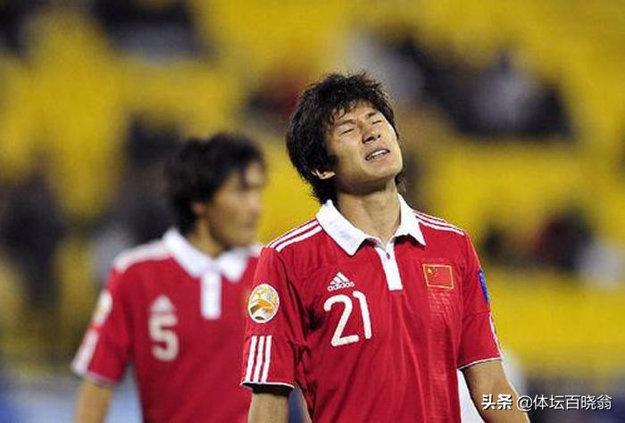 他是国足争议主帅!胜率历史第一却离奇被换,到底什么原因?