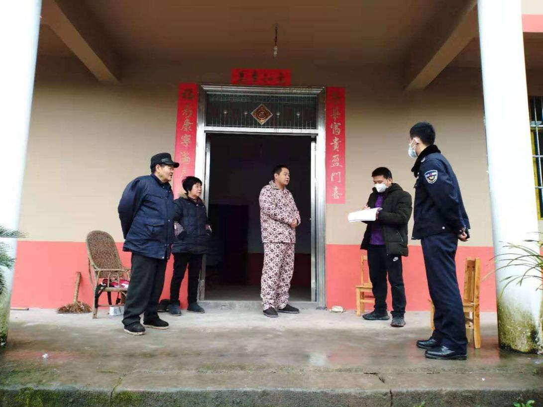 重庆疫情攻坚行动,重庆军人疫情出征视频