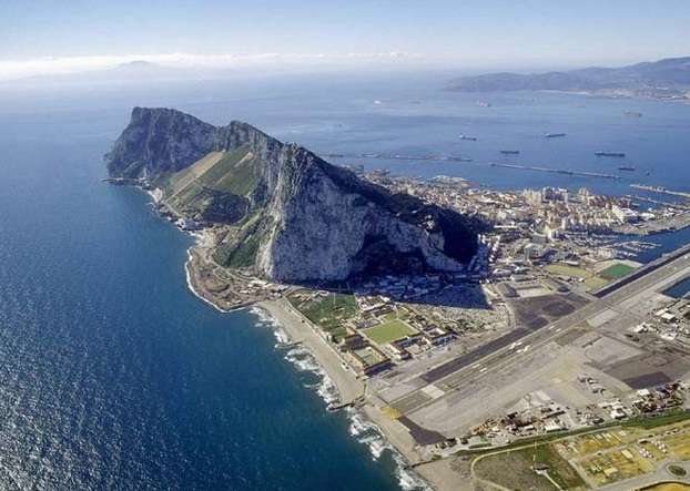 关岛距离美国远为什么属于美国,美国关岛在哪一块离中国有多近