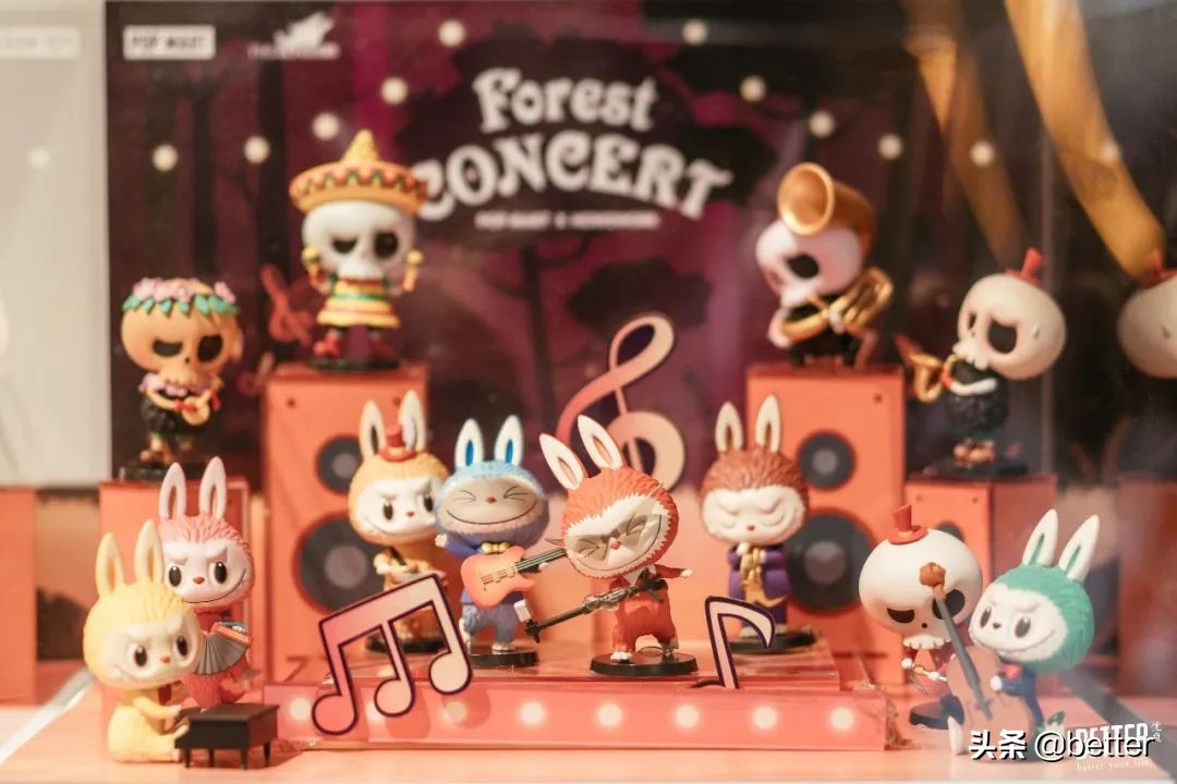 逛完玩具店,逛了一圈儿童玩具市场