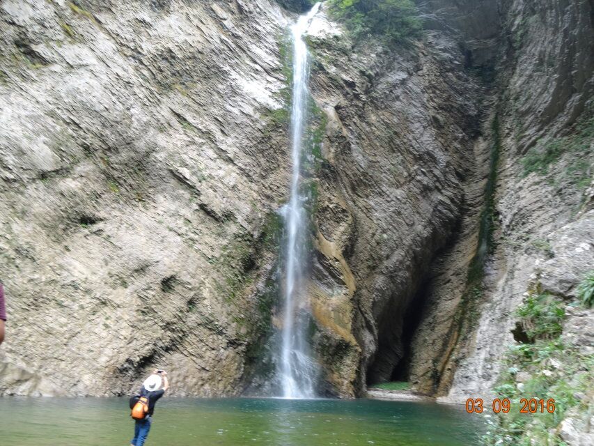 西漂湾瀑布群,建始西漂湾瀑布群