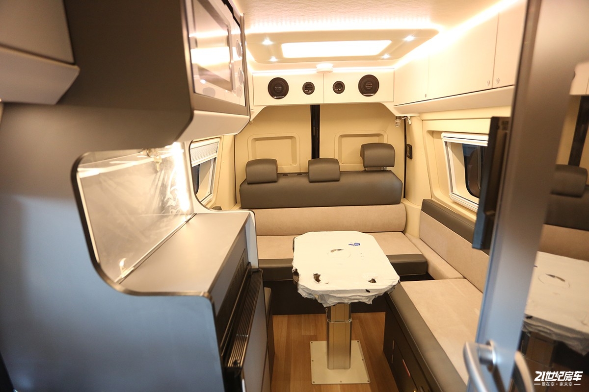 19江铃福特全顺多少钱,19.98万新全顺房车价格