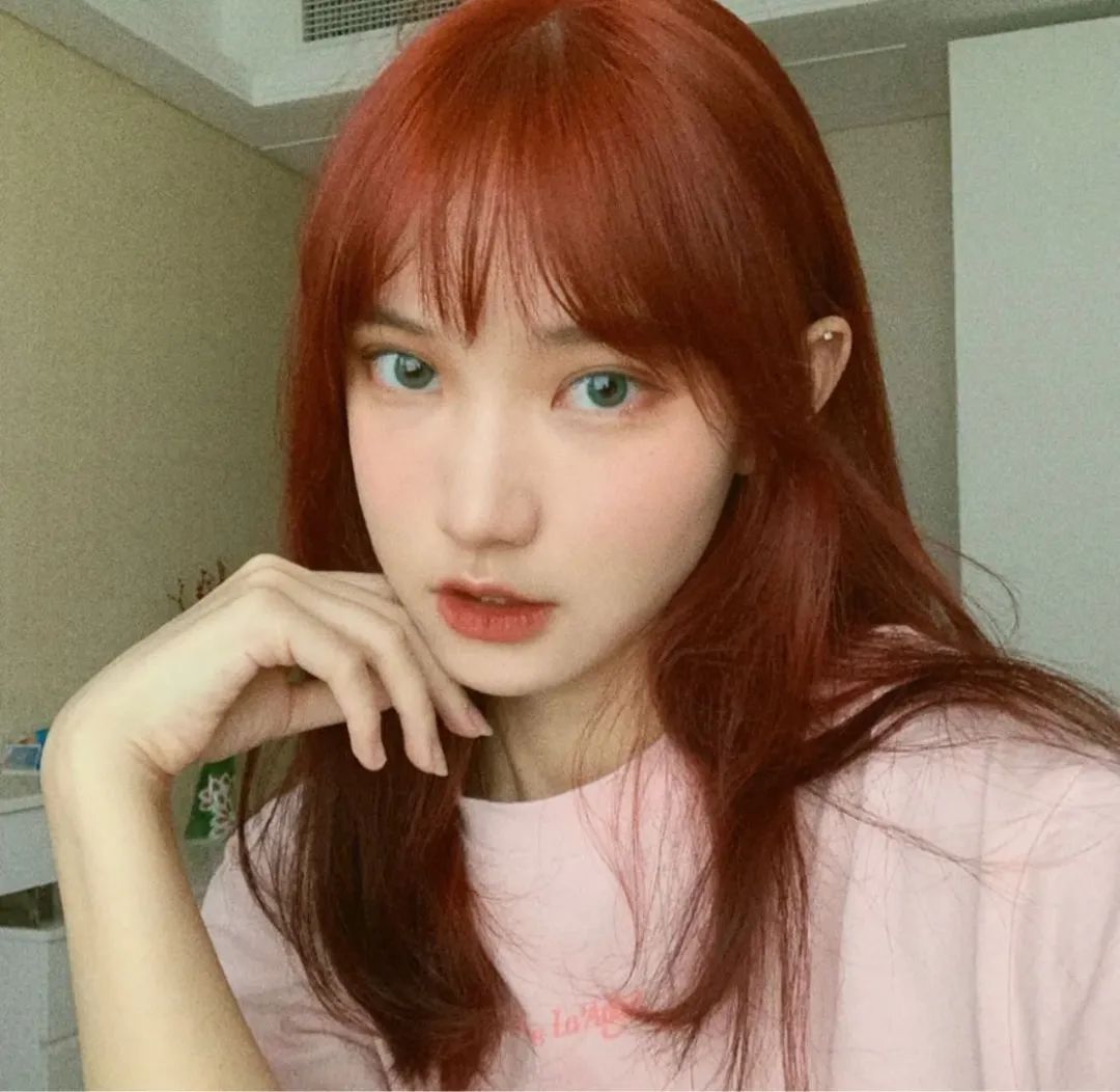 减龄发型女2020流行显白发色,2022年最流行的发型显白发色