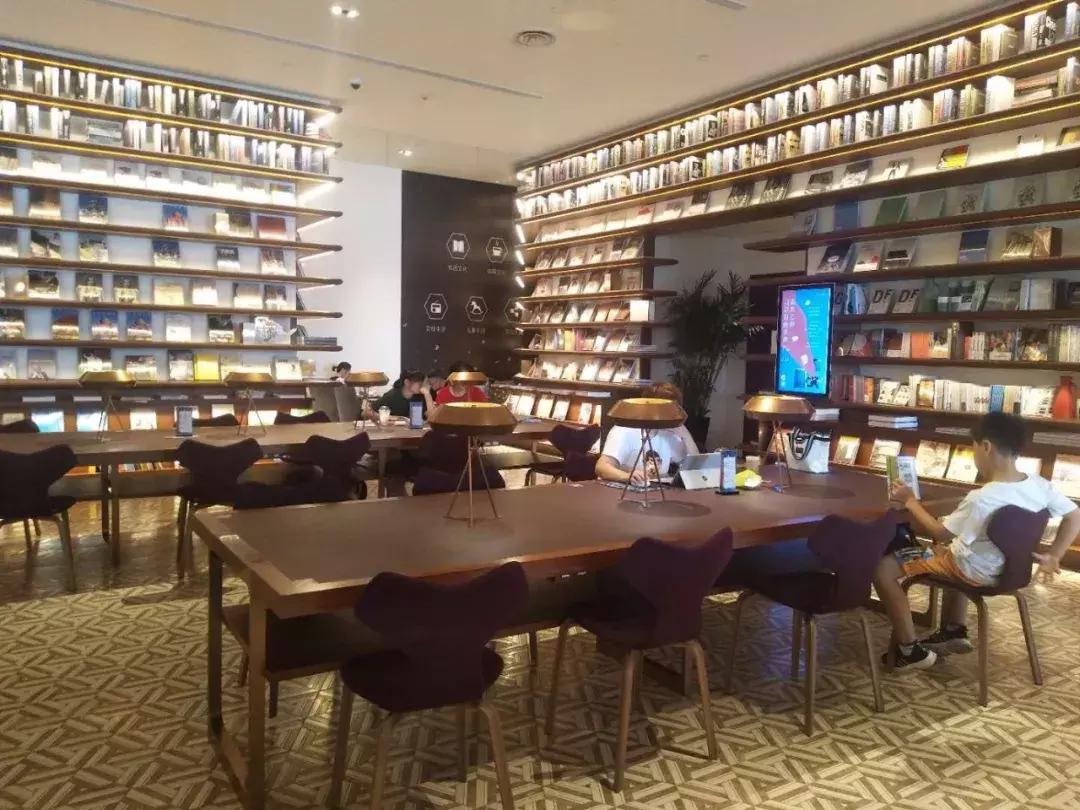 言几又书店西安迈科店,言几又迈科中心旗舰店