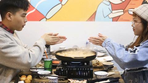 冲着“海虫子”去的卜卜贝，每天排队到凌晨1点