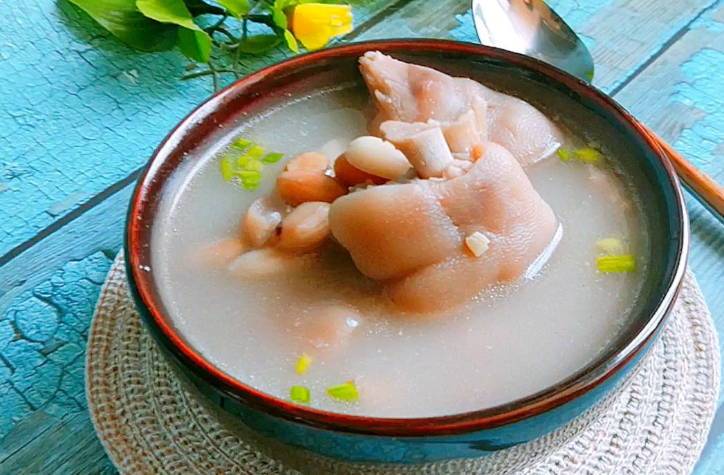 母乳不足宝宝又不吃奶粉怎么办,母乳不足催乳宝宝就够吃了吗