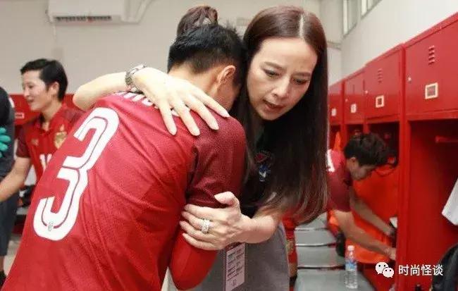 女足世界杯决赛美女如云,女足世界杯大妈