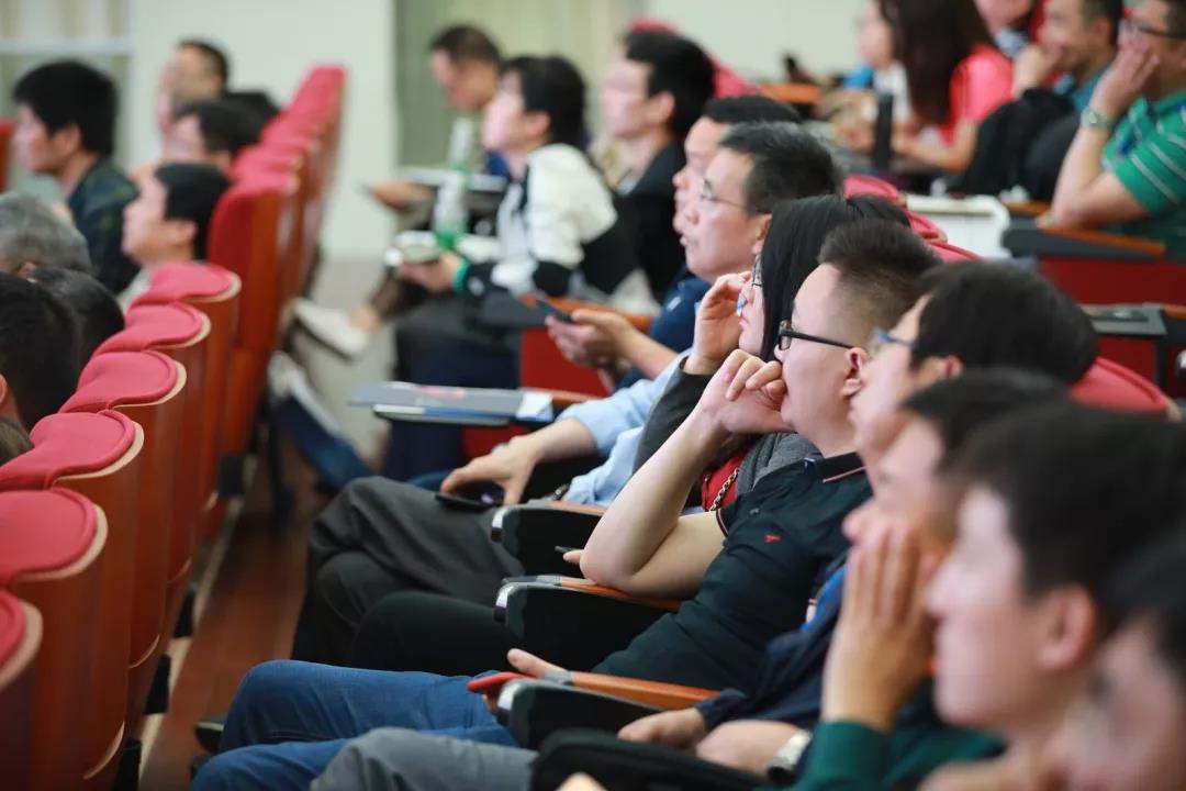 企业数字化高峰论坛在武汉举行,数字化赋能发展高峰论坛