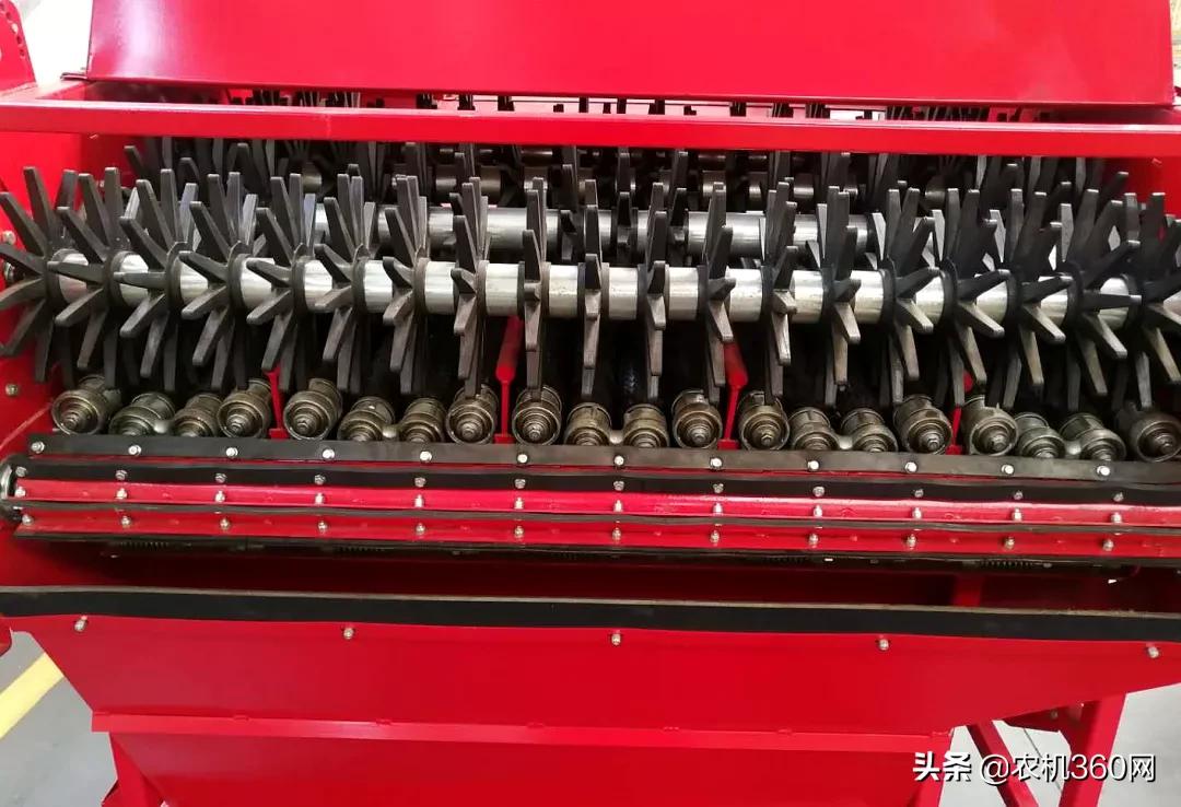 东方红新款玉米机,东方红玉米收获机21款