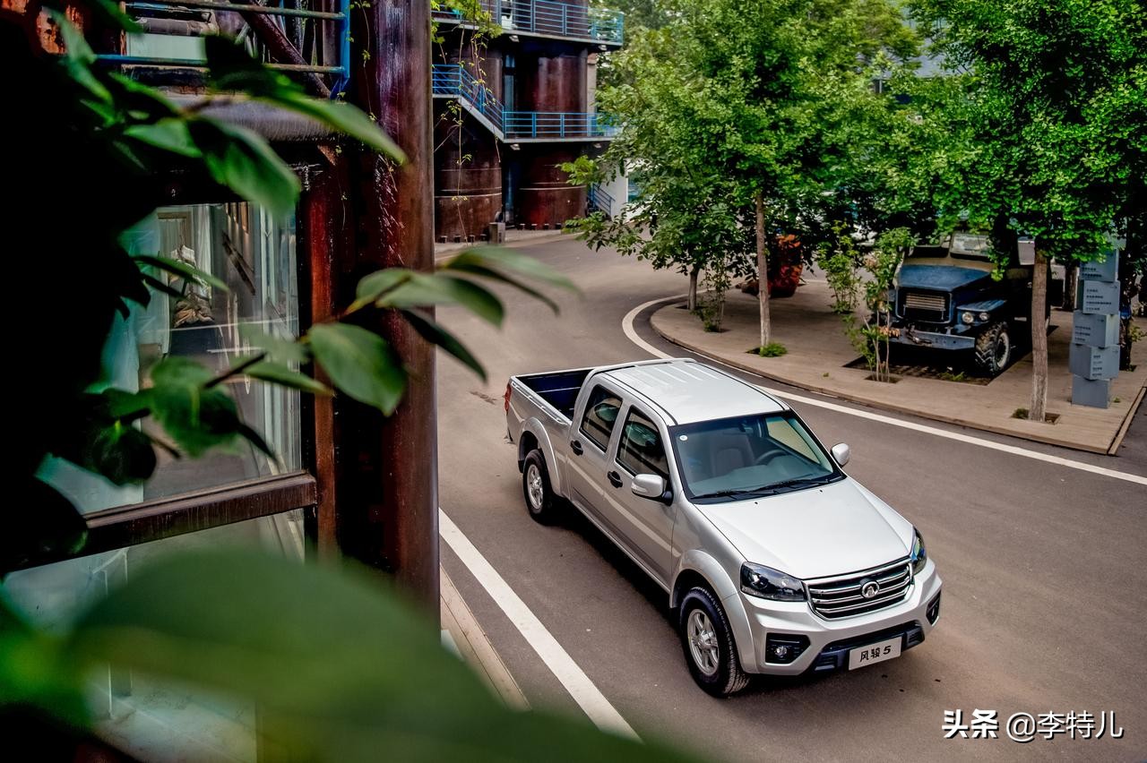 长城皮卡再添帮手，风骏5柴油国六上市8.48万起，2.0T动力320N·m