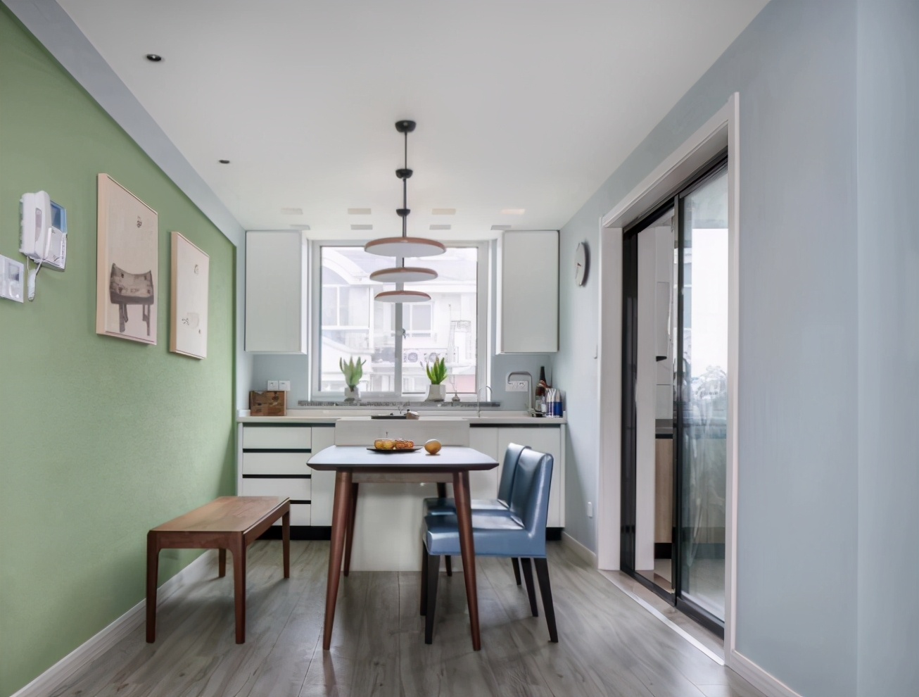 装修踢脚线怎么弄不藏灰,装修时踢脚线后面如何处理