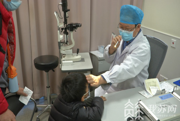 小孩防蓝光眼镜真能护眼吗,15岁能戴防蓝光眼镜真能护眼吗