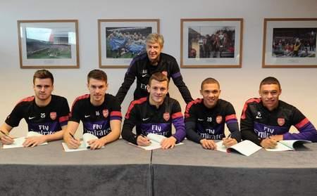 为什么阿森纳总是遇到巴萨和拜仁,为什么阿森纳老是掉链子