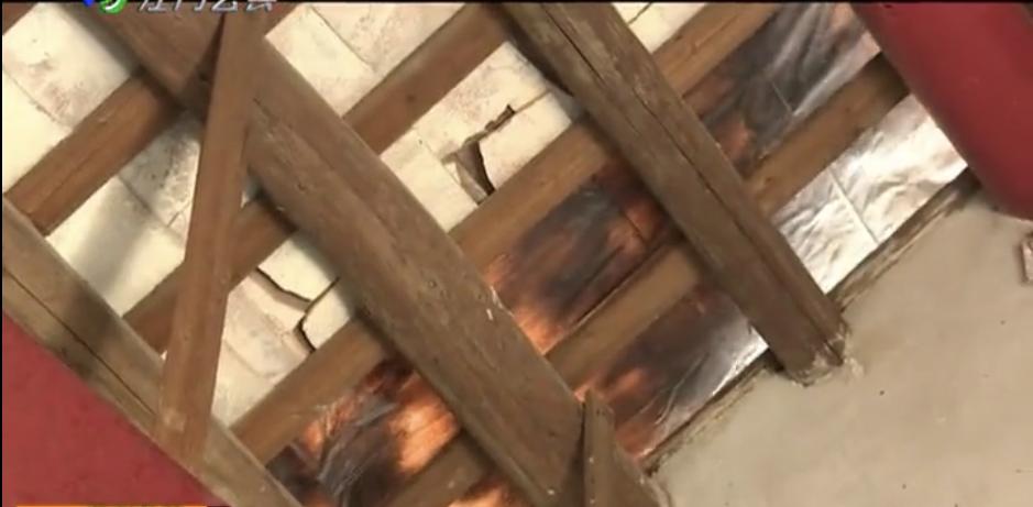 被雷击中怎么保命,女子家中突然被雷击中