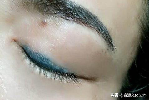 为什么纹美瞳线会露眼白,纹美瞳线第二天肿怎么快速消肿