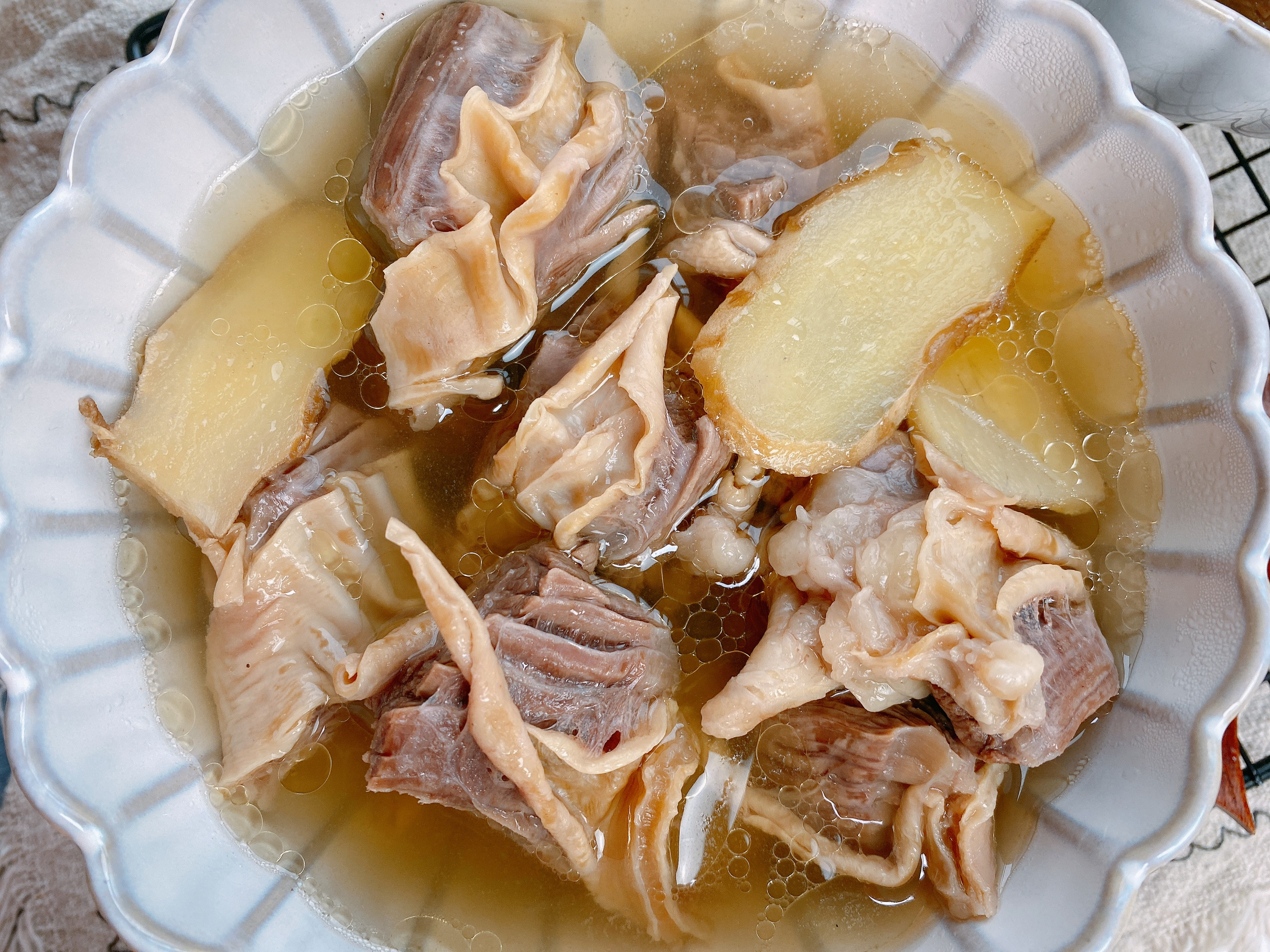 清炖牛肉怎样做到汤清淡肉入味,清炖牛肉汤怎么炖好吃又烂