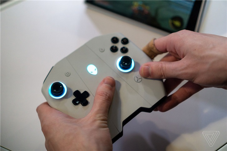 唯品会涉嫌出售假羊毛衫；Alienware展示新掌机但暂时不会发