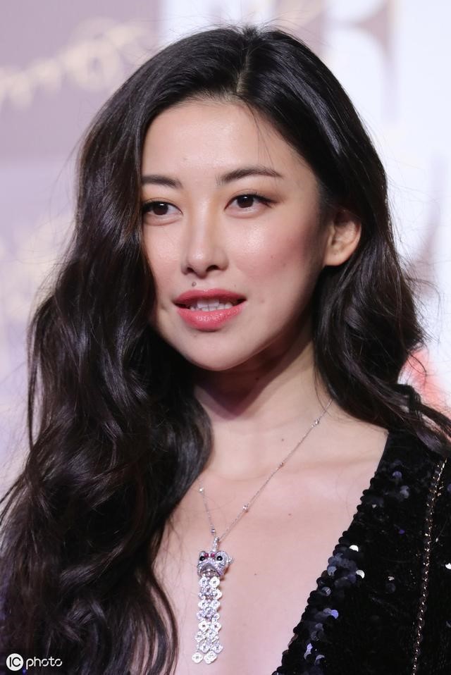 八次入选全球最美面孔,全球百大最美面孔刘亦菲