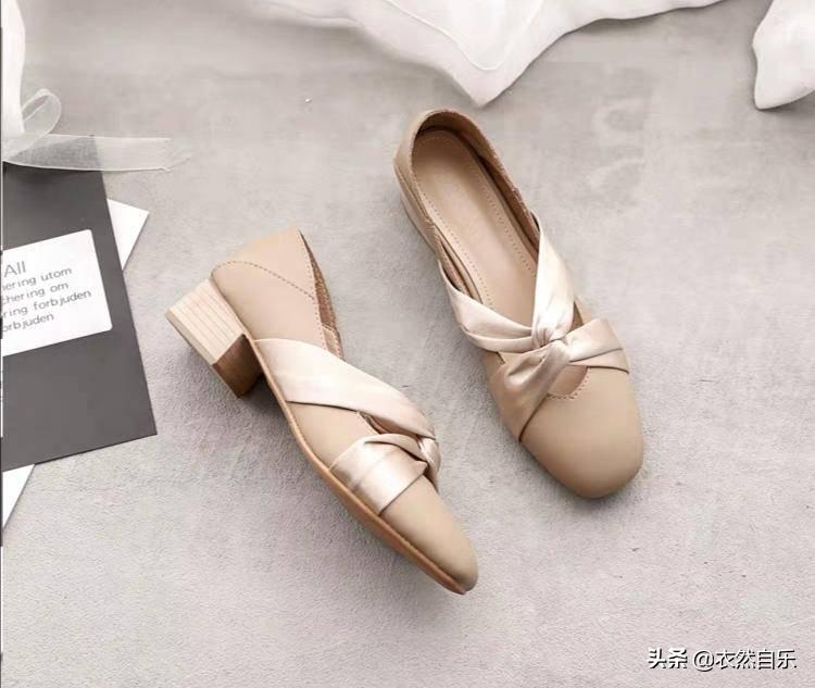 日系复古白色圆头鞋搭配,超级清新百搭的鞋款充满着高级感