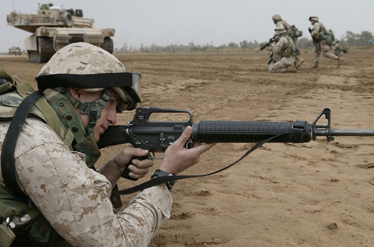 最臭名昭著：M16步枪后继者，性能太烂容易卡壳，美军都拒绝使用