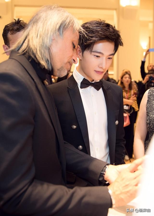 没有背景非二代，一张口却价值千万，比明星还明星的李佳琪第2篇