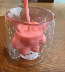 星巴克猫爪杯话题超热,星巴克猫爪杯深夜排队疯抢