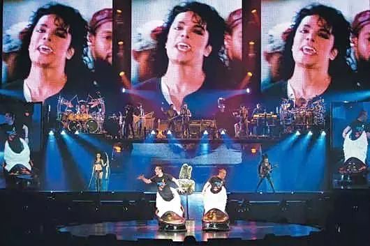 听迈克尔杰克逊的歌看乔丹打球,还会有人在听迈克尔杰克逊吗