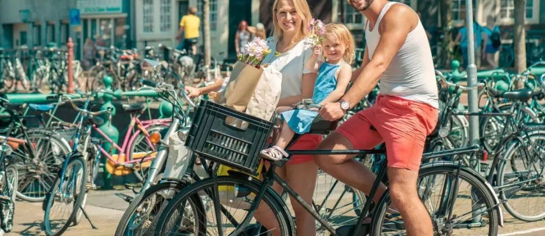 荷兰国家的教育孩子方式 (荷兰的父母怎么教育孩子)