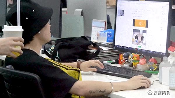 我们开店了，就在老板办公室里