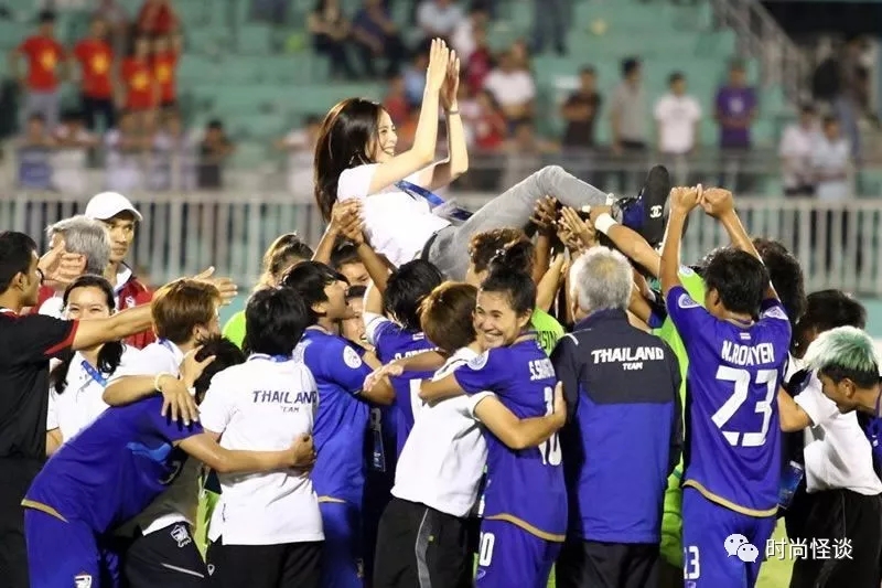 女足世界杯决赛美女如云,女足世界杯大妈