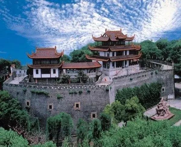 中国的十大古楼,中国旅游十大名楼