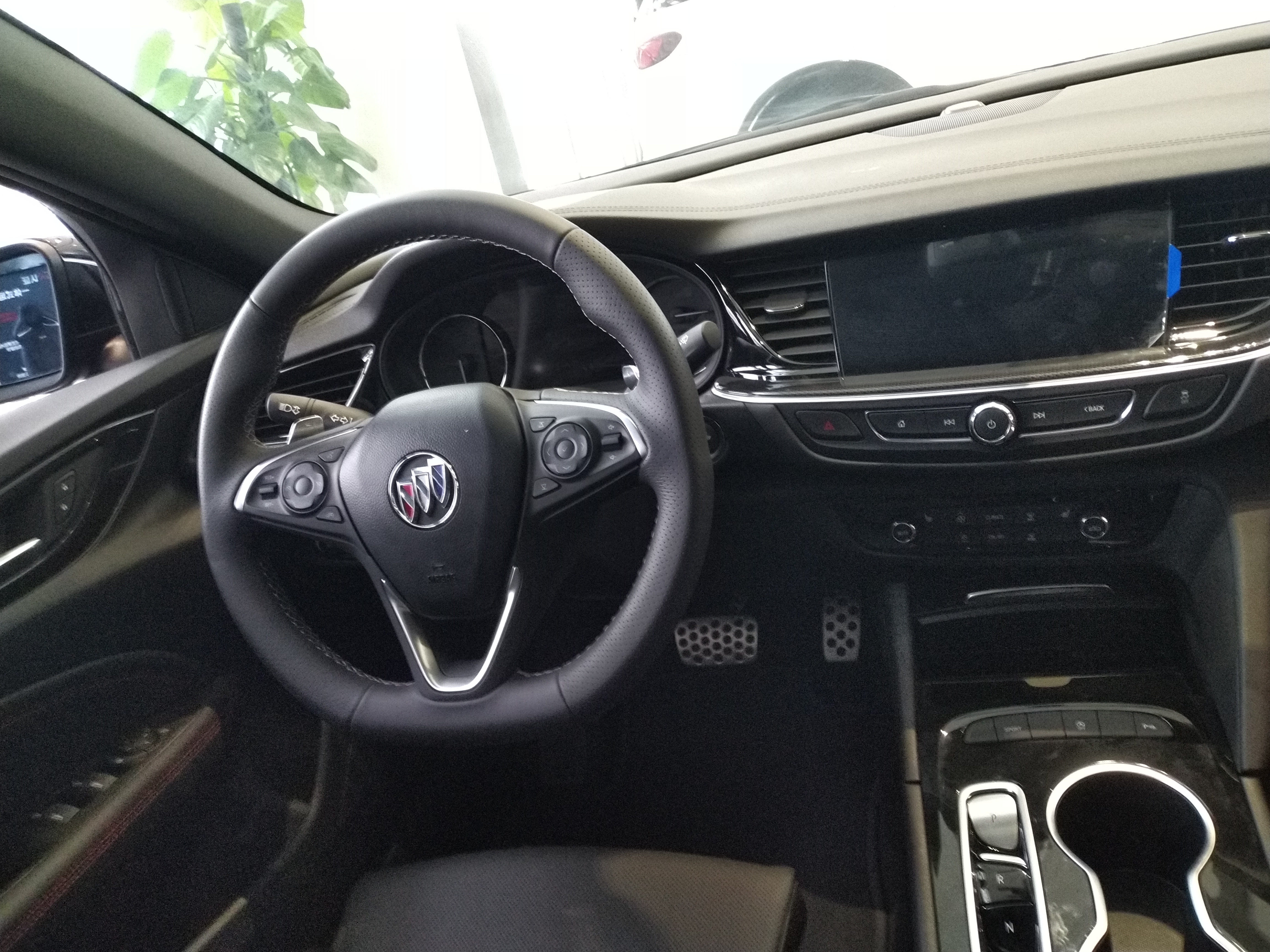 君威gs运动外观,别克君威gs2.0t极速测试