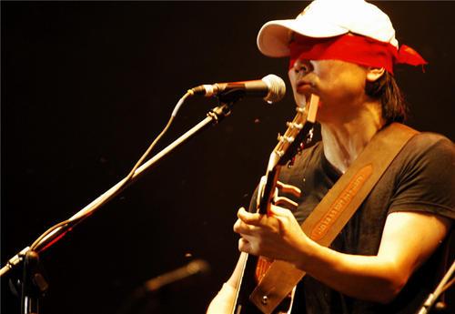 中国互联网第一人,1年亏光5000万,凭啥马云还要叫他大姐大